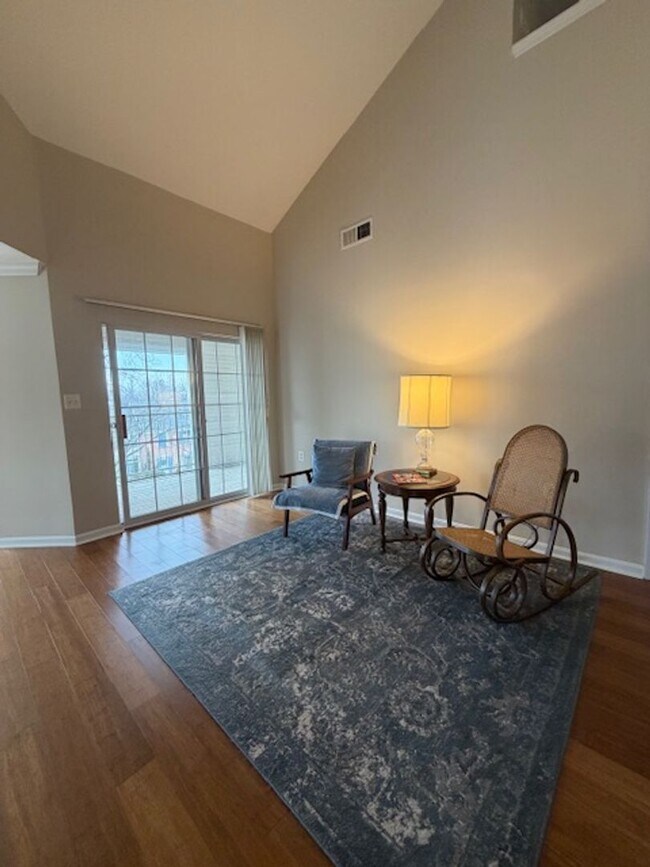 Building Photo - SPACIOUS 2 BEDROOM 2 BATH CONDO WITH LOFT IN KING FARM