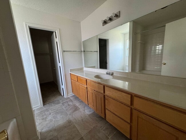 Building Photo - 5903 Medina Dr