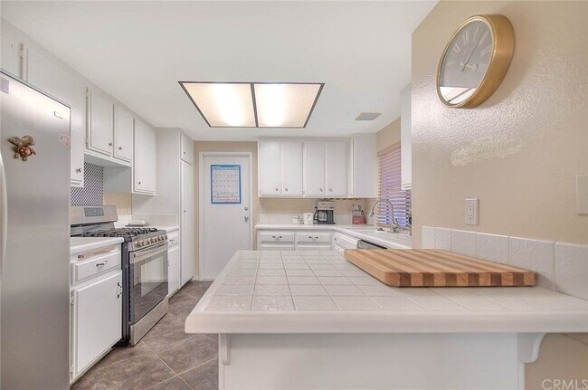 Beautiful kitchen attached to garage - 1073 S Romney Dr