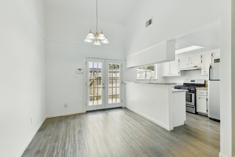 Building Photo - 2079 Country Village Blvd