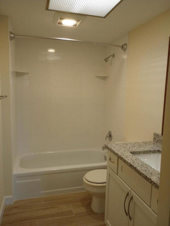 Building Photo - Rental in Stuart