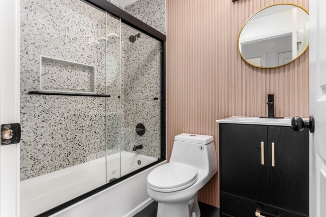 Building Photo - London Property