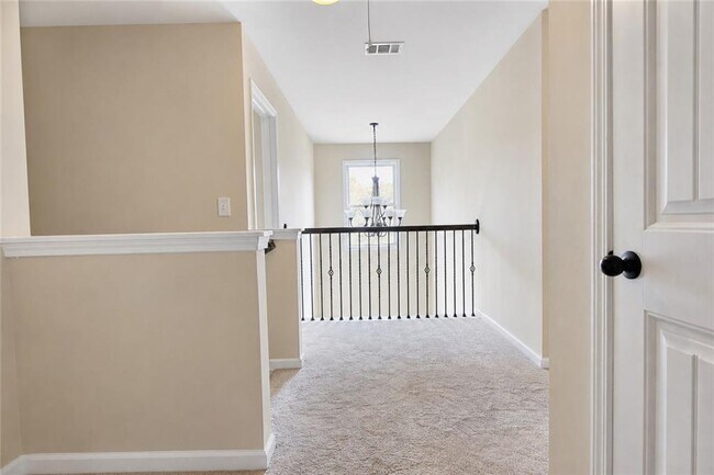 Building Photo - 5817 Park Point