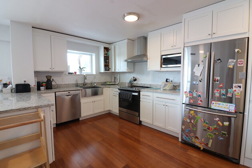 Building Photo - 131 Sewall Ave