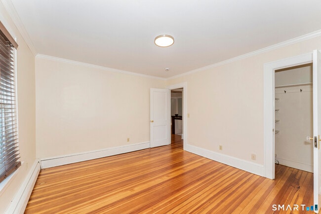 Building Photo - 798 Farmington Ave