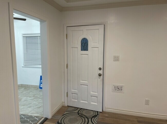 Building Photo - 9517 Kauffman Ave