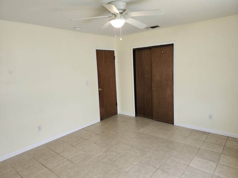 Master bedroom - 6724 Chipewa St