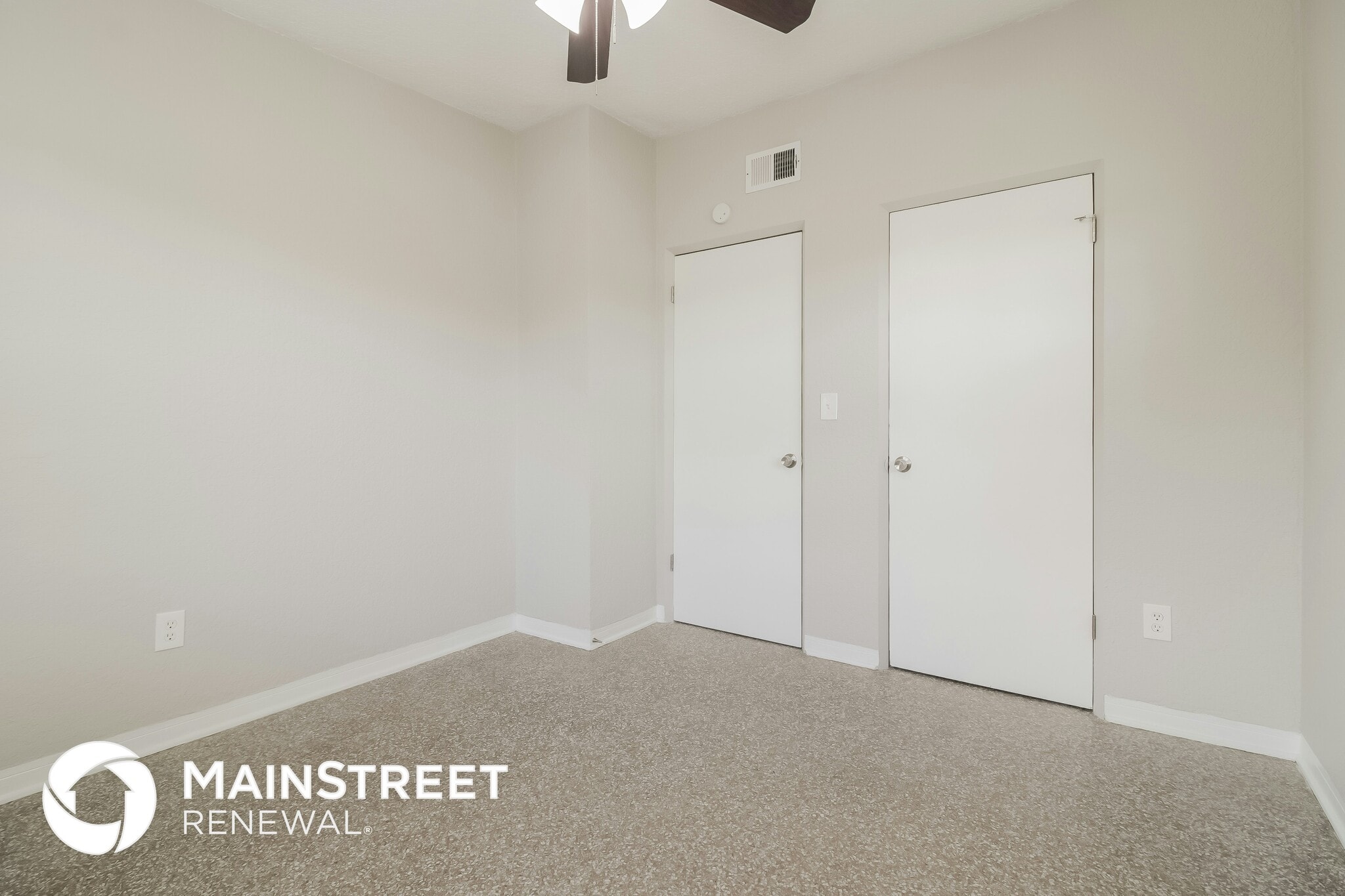 Building Photo - 451 E 6th St