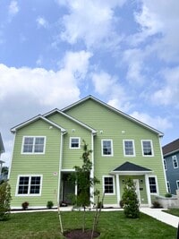 Building Photo - Daly Gardens #43