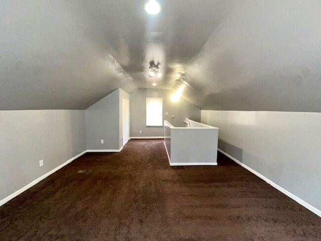 Building Photo - 3 Bedroom 1 Bath Welcome Section 8