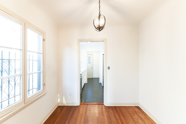 Building Photo - 1066  S Genesee-