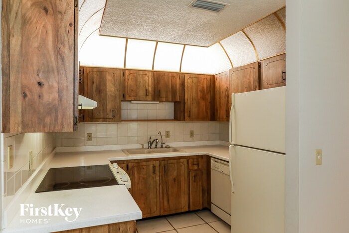 Building Photo - 12122 Cheyenne Trail