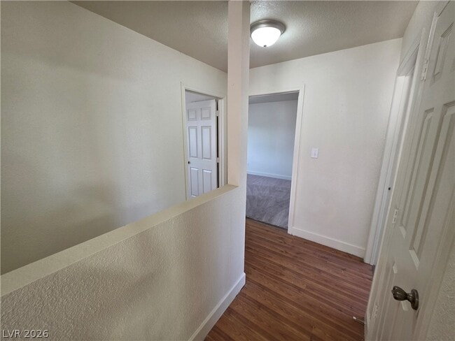 Building Photo - 1590 Mustang Dr