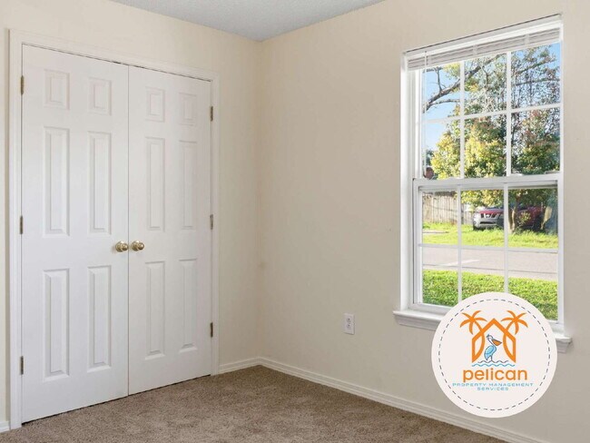 Building Photo - Charming 3-Bedroom Home with Spacious Open Layout – Minutes from Downtown Pensacola!