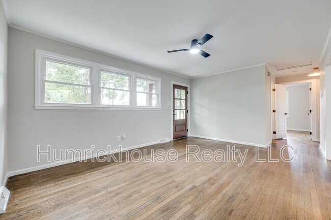 Building Photo - 3120 Parkway Ave