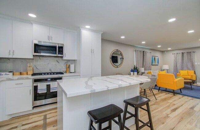 Building Photo - 4802 Crane St