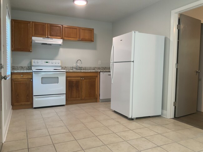 Building Photo - 5094 J E L Dr