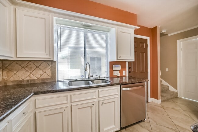 Building Photo - 4708 N Cashel Cir