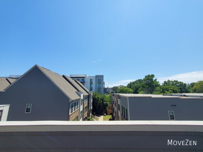 Building Photo - 3645 S Tryon St