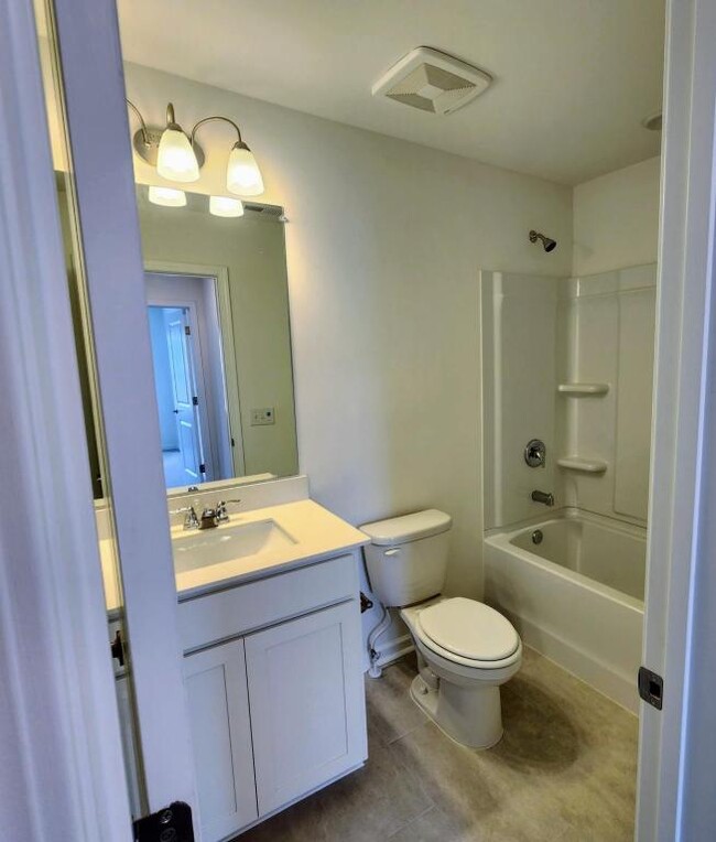 Building Photo - 7120 Mapleside Ln