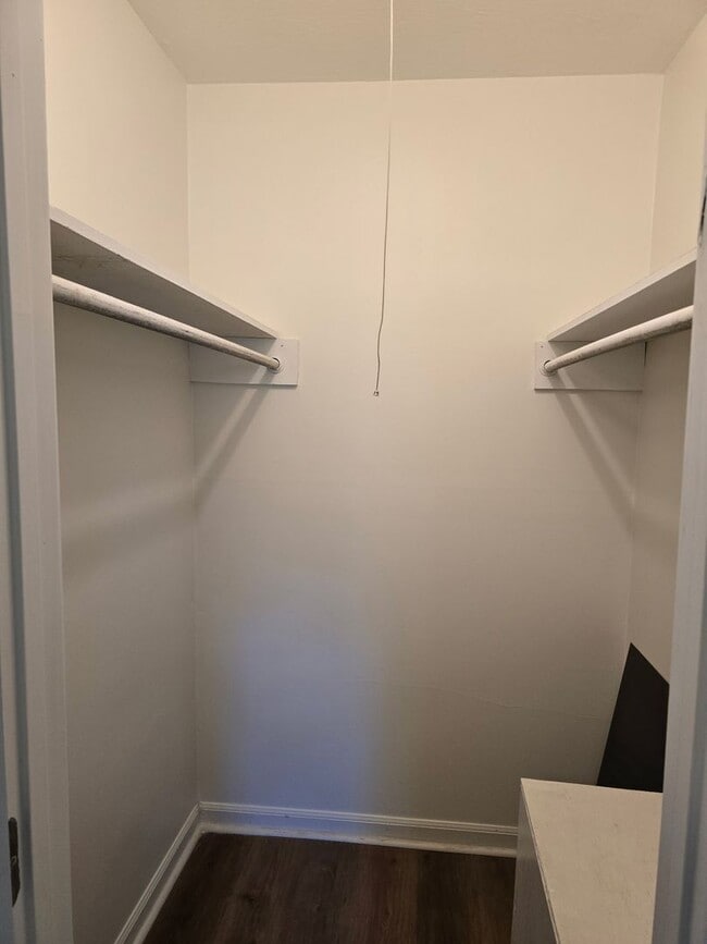 Building Photo - Renovated 3 bed 1.5 bath home located in M...