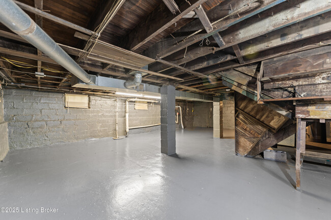 Building Photo - 401 S 38th St