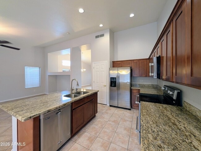 Building Photo - 15748 W Paradise Ln
