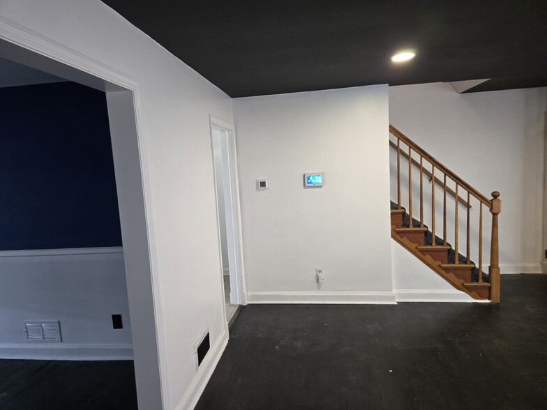 Building Photo - 3518 Elmora Ave