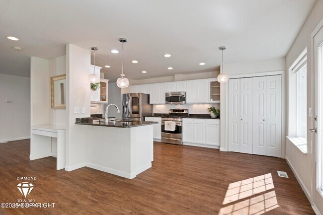 Building Photo - 11476 Discovery Park Dr