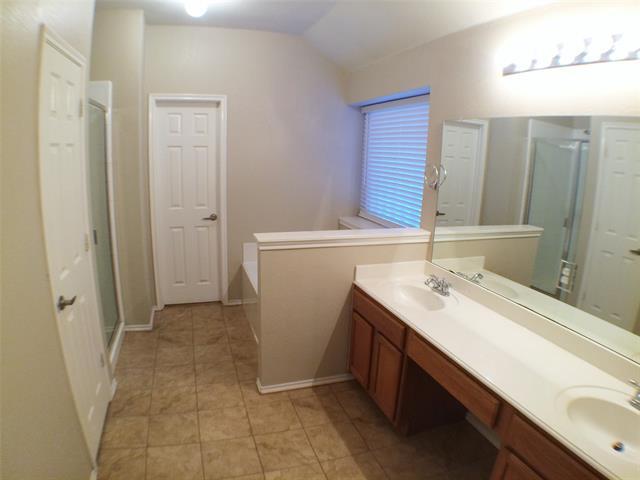 Building Photo - 9857 Old Field Dr