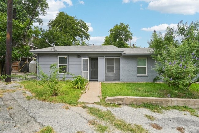 Building Photo - 8400 Sequoia Dr