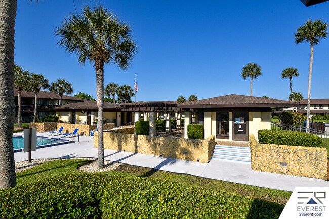 Building Photo - 58 Club House Dr