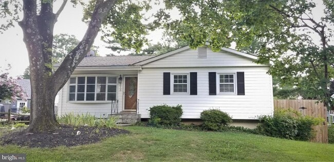 Primary Photo - 213 Hardy Pl