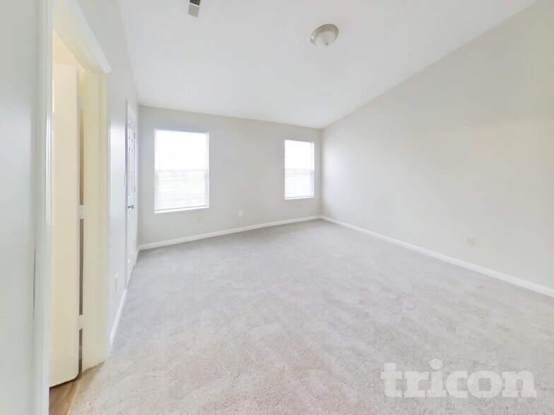 Building Photo - 1328 Wilkes Dr