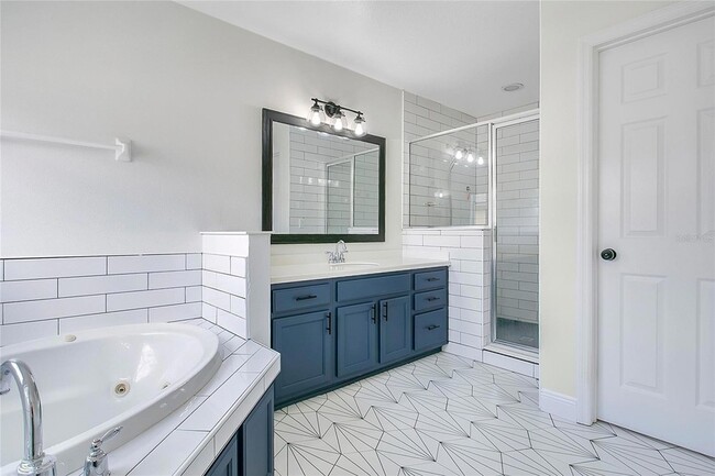 Building Photo - 15049 Spinnaker Cove Ln