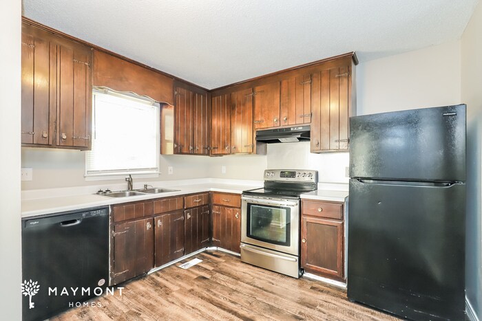 Building Photo - 4232 Romaine St