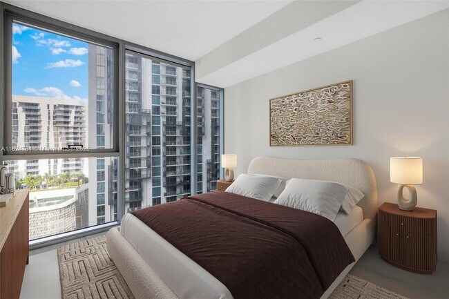 Building Photo - 300 Biscayne Blvd Way