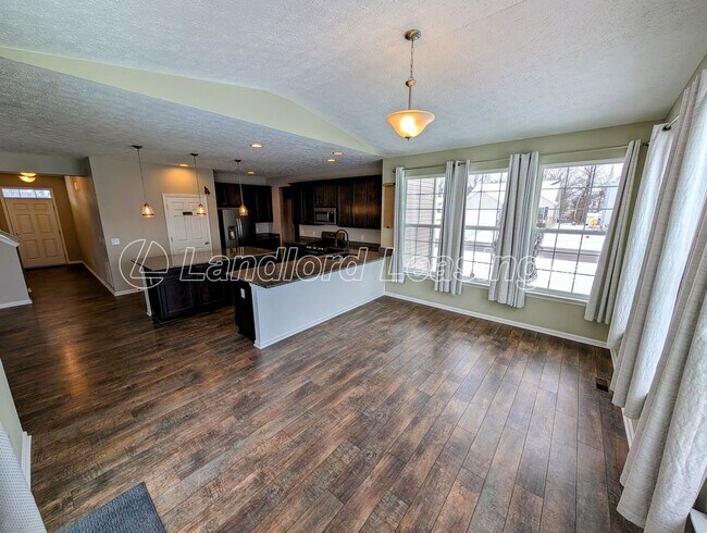 Building Photo - Stunning 5-Bedroom Home in Northpointe Estates with Finished Basement