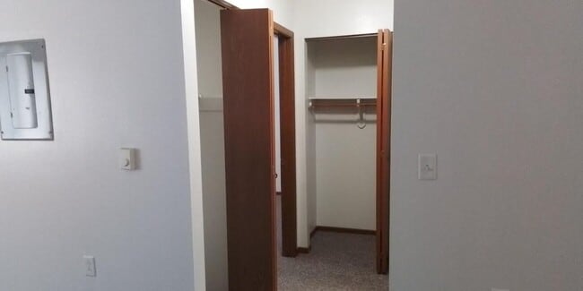 Building Photo - 602 Van Dorn St