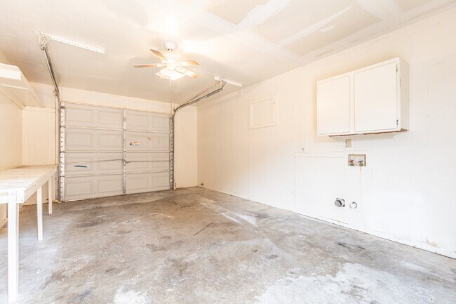 Building Photo - 323 W William Cannon Dr