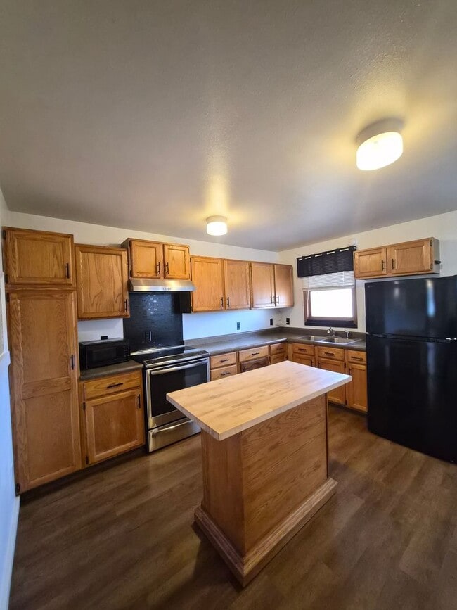 Building Photo - 527 N Franklin St