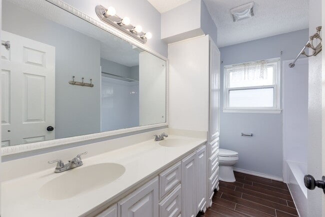 Building Photo - 10615 Lands Run St