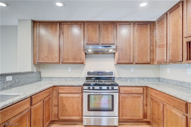 Building Photo - 2054 Waterlily View St
