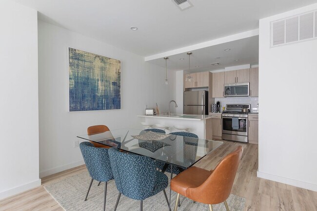 Building Photo - 300 Marshall Dr