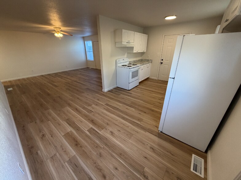 Building Photo - 1710 Challis Dr