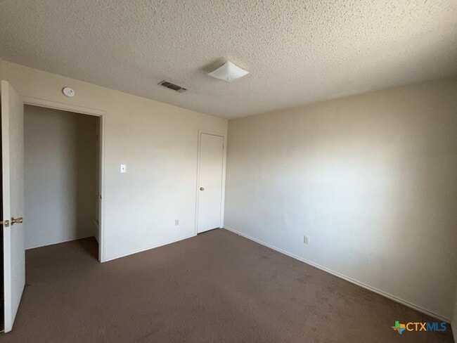 Building Photo - 2607 Schulze Dr