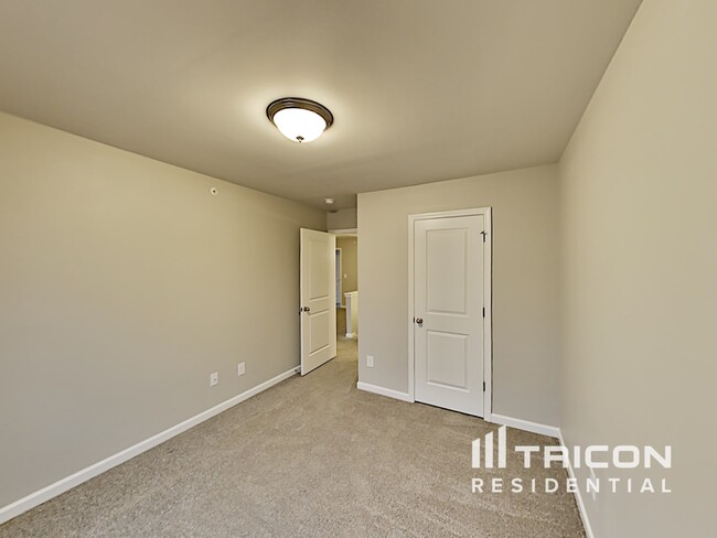 Building Photo - 204 Ashmere Ct