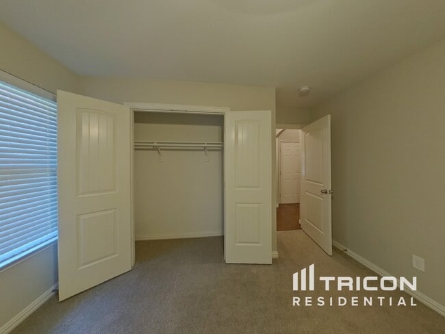 Building Photo - 7432 Durness Dr