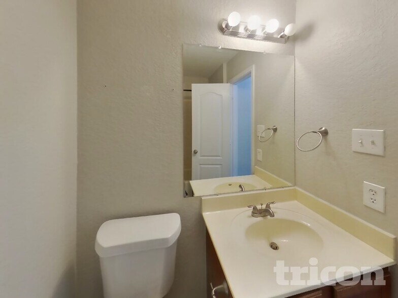 Building Photo - 8034 Cavern Hill