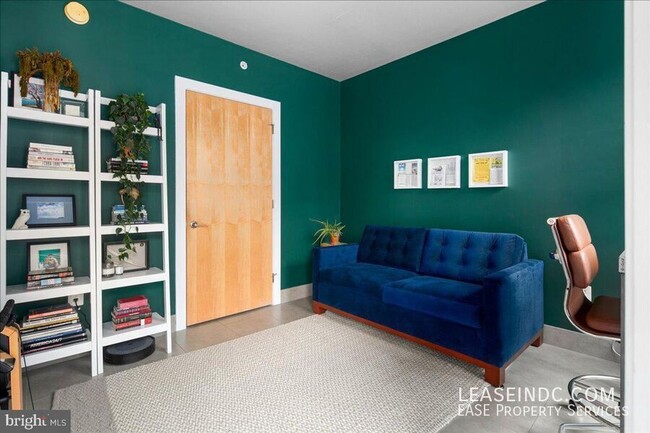 Building Photo - 1133 14th St NW